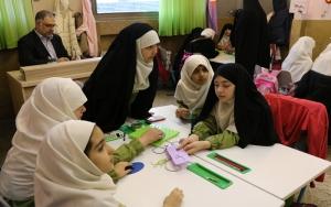بازدیدکلاس های درس توسط دکتر داوودی مولف کتاب های درسی دبستان