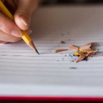 نوشتن یک متن بر اساس انتخاب یک صدا